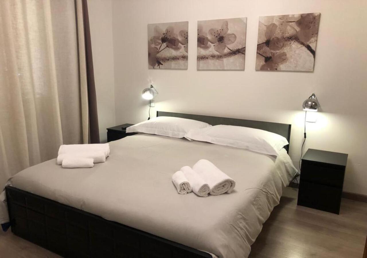 La Casa In Via Venti Apartment เวโรนา ภายนอก รูปภาพ