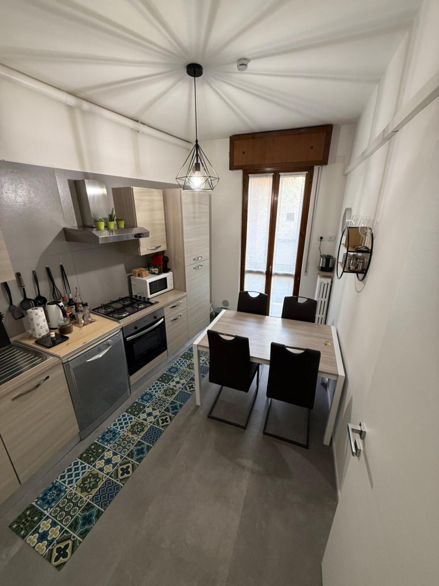 La Casa In Via Venti Apartment เวโรนา ภายนอก รูปภาพ